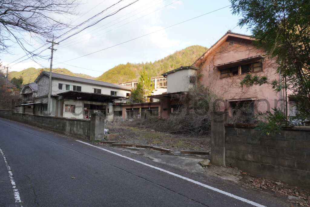 【広島県福山市】廃墟化した温泉街－本郷温泉を現地レポ－2024年1月訪問