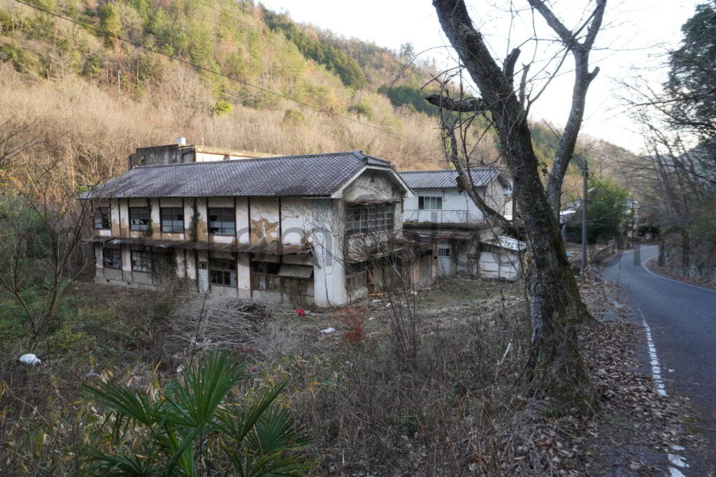 【広島県福山市】廃墟化した温泉街－本郷温泉を現地レポ－2024年1月訪問