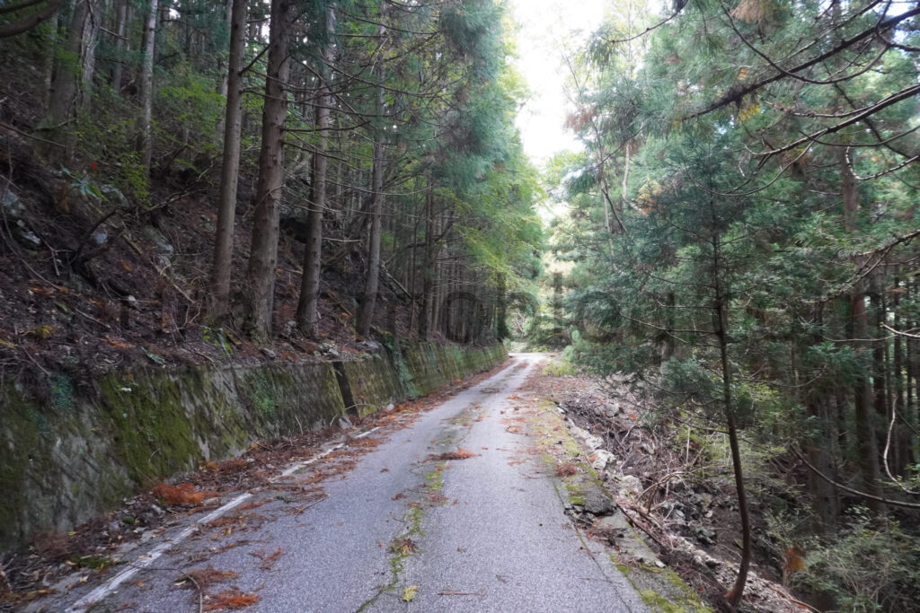 【高知県香美市】「松尾無線中継所(有沢無線中継所)」 行き方と現地レポ-2025年11月訪問