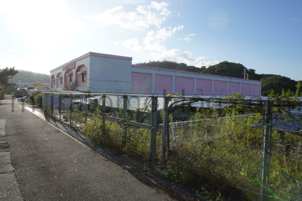 【高知県高知市】「ホテルピンクの子豚」閉業後の現地レポ-2025年9月訪問